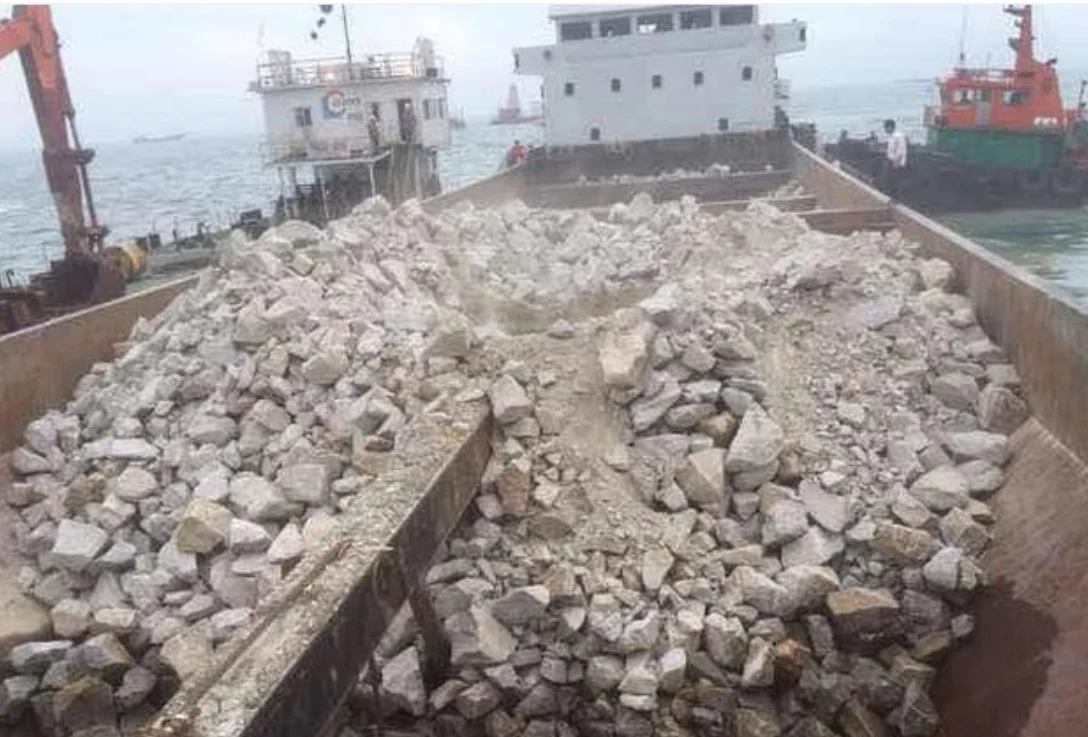 SELF UNLOADING BOULDER CARRIER SHIP