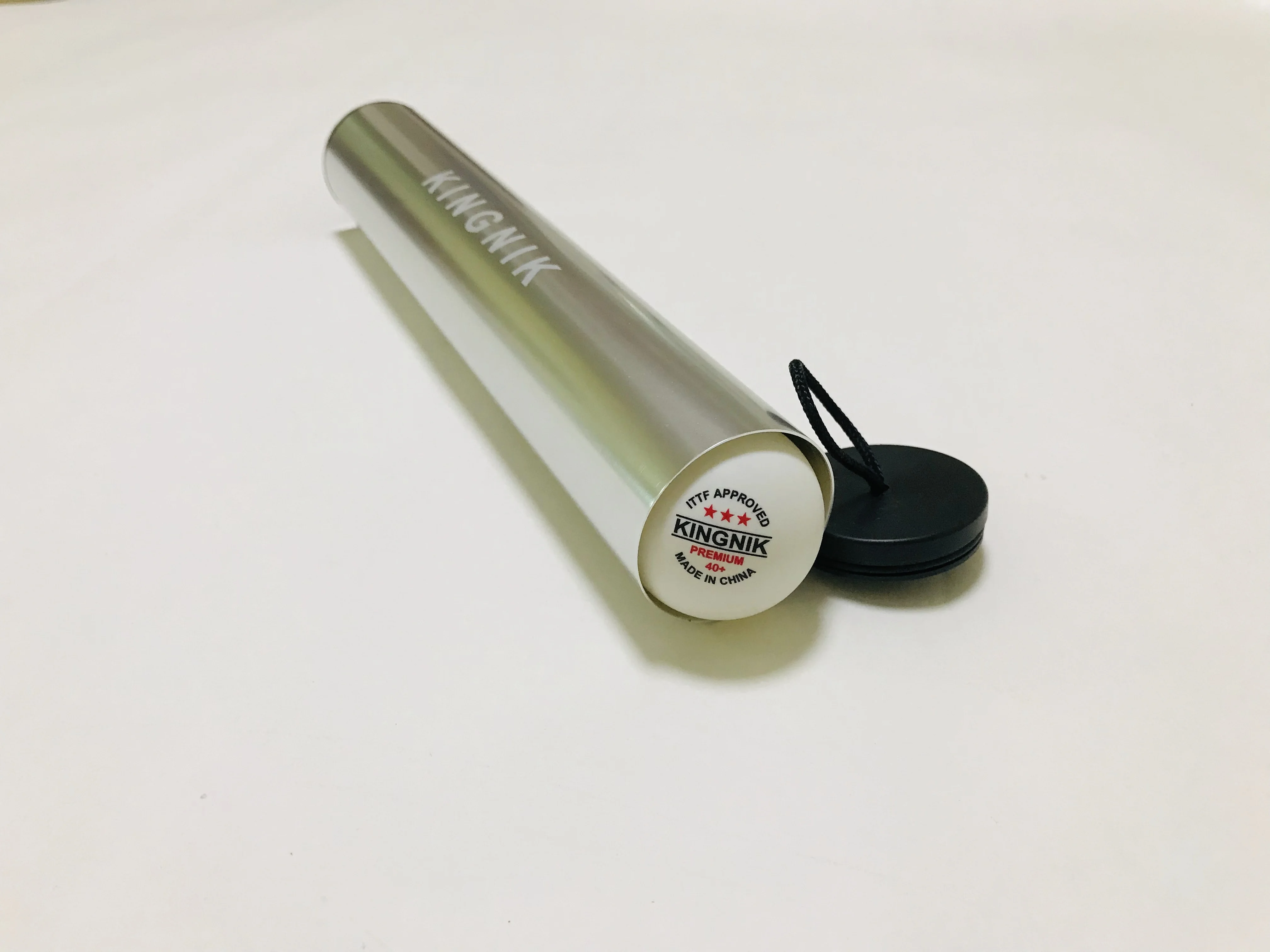 
KINGNIK ALUMINUM TABLE TENNIS SILVER TUBE AND ROLLER ( 5 PCS THREE STAR COMPETITION BALLS INSIDE) 