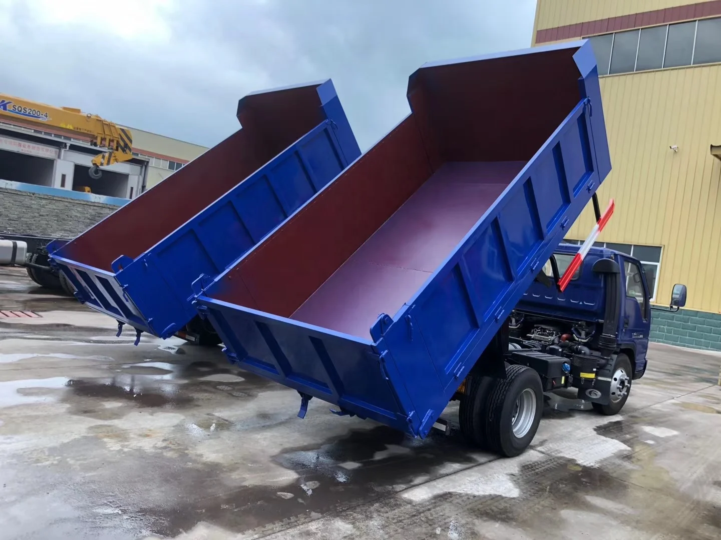 China factory direct sale  foton forland  right hand drive 4x2  3 tons light dump dumper truck   tipper  vehicle