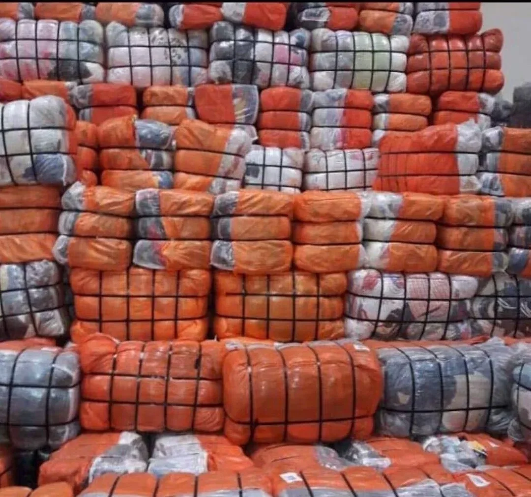 
 Китайский поставщик, оптовая продажа, продажа б/у вещей категории А, смешанные б/у тюки для одежды  