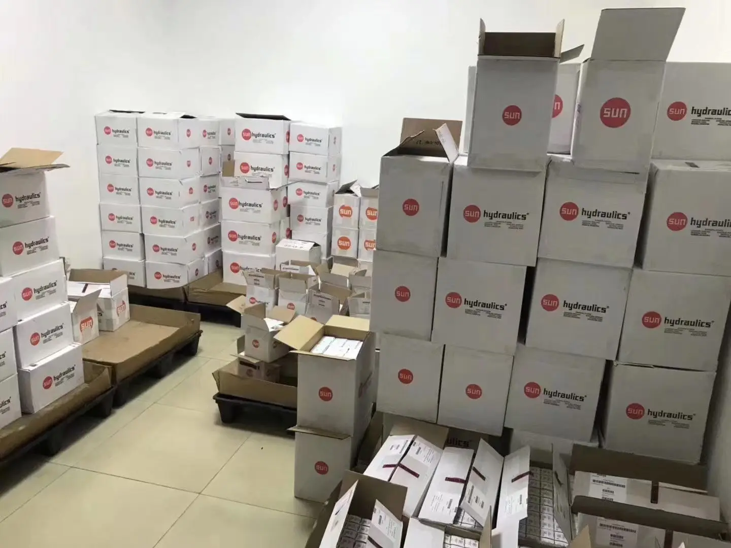 QCDB-LAN QCDBLAN QCDB LAN  QCDALAN QCDA-LAN SUN hydraulics origin cartridge20%, accumulator sense, pump unload valve with check