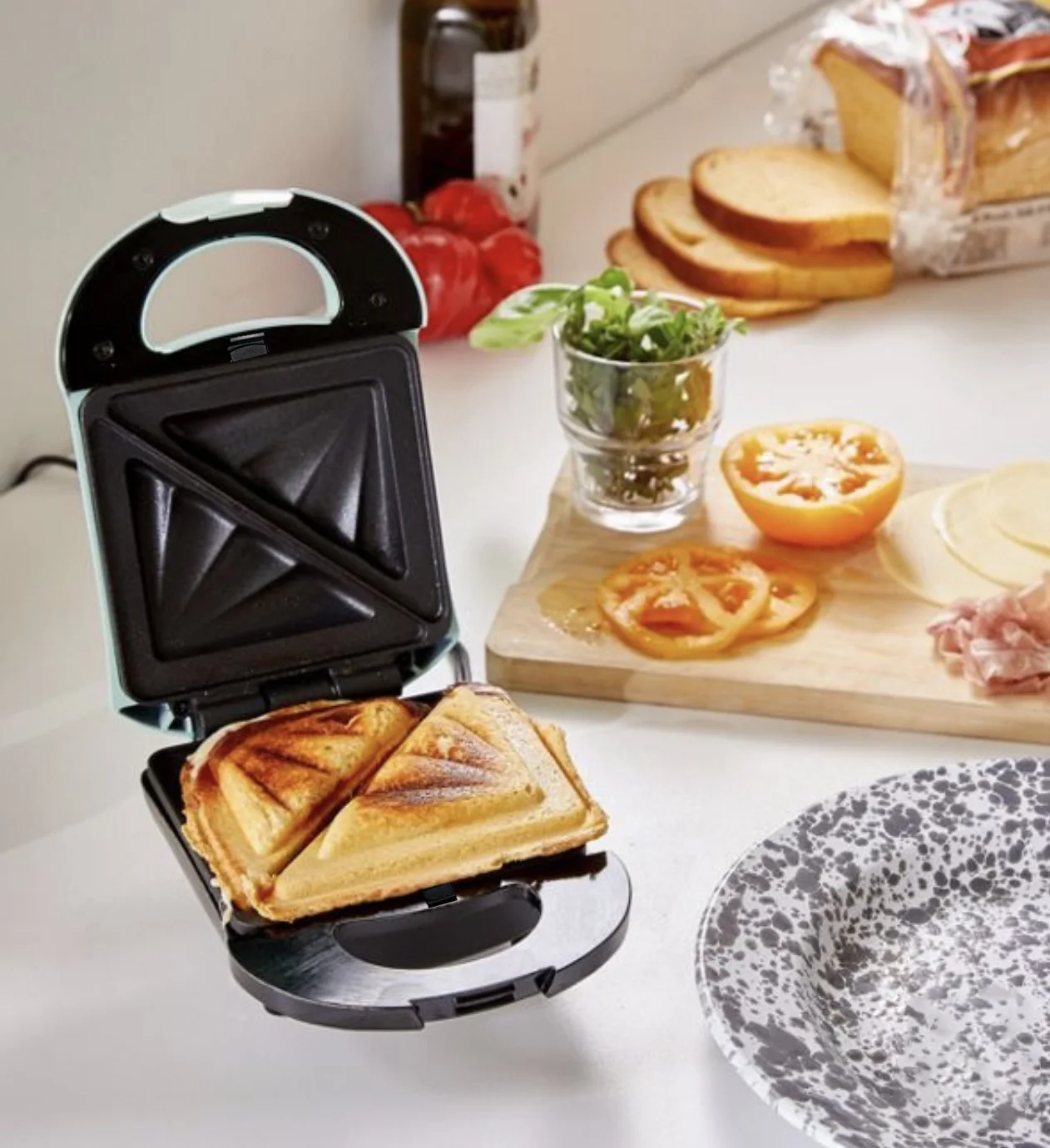 Factory direct sell  3in 1  multi-function sandwich makers machine / 2 slice triangle sandwich waffle maker panini grill maker