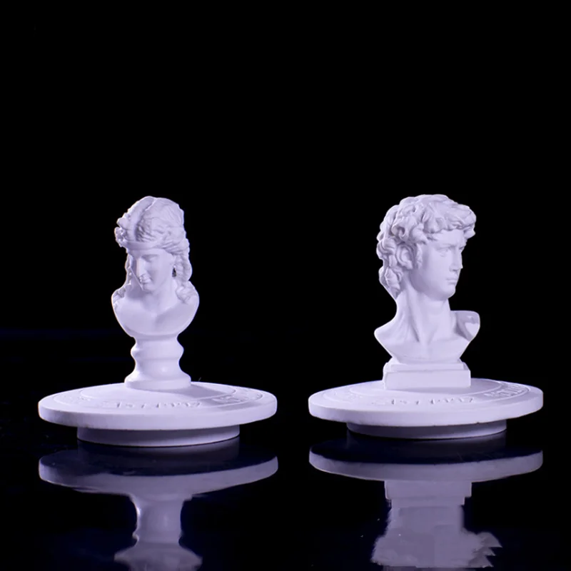 Wholesale Custom Candle Jar High Quality Luxury Empty Resin Statue Candle Container