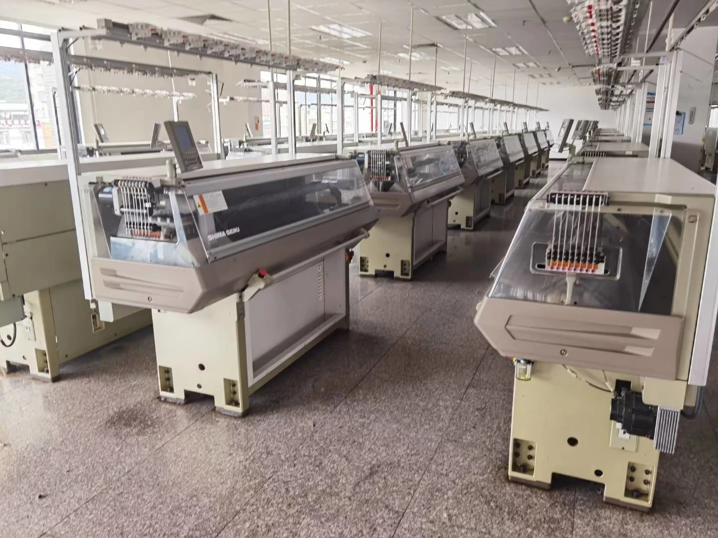 Used Shima Seiki Knitting Machine for sweater