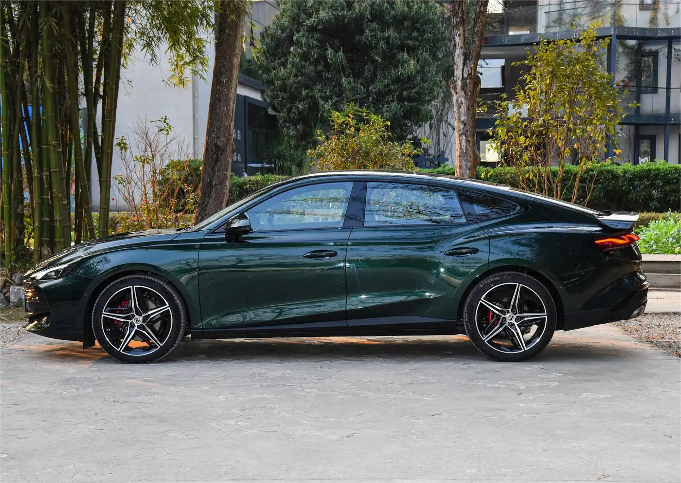 Лидер продаж автомобиль 2024 MG7 2 0 т бензиновый автоматический трофей захватывающий двигатель GLORY EDITION