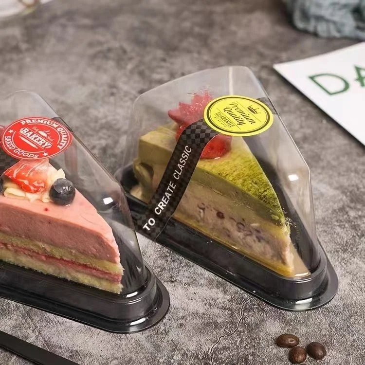 Wholesale food grade disposable clear anti fog triangular cake packing boxes