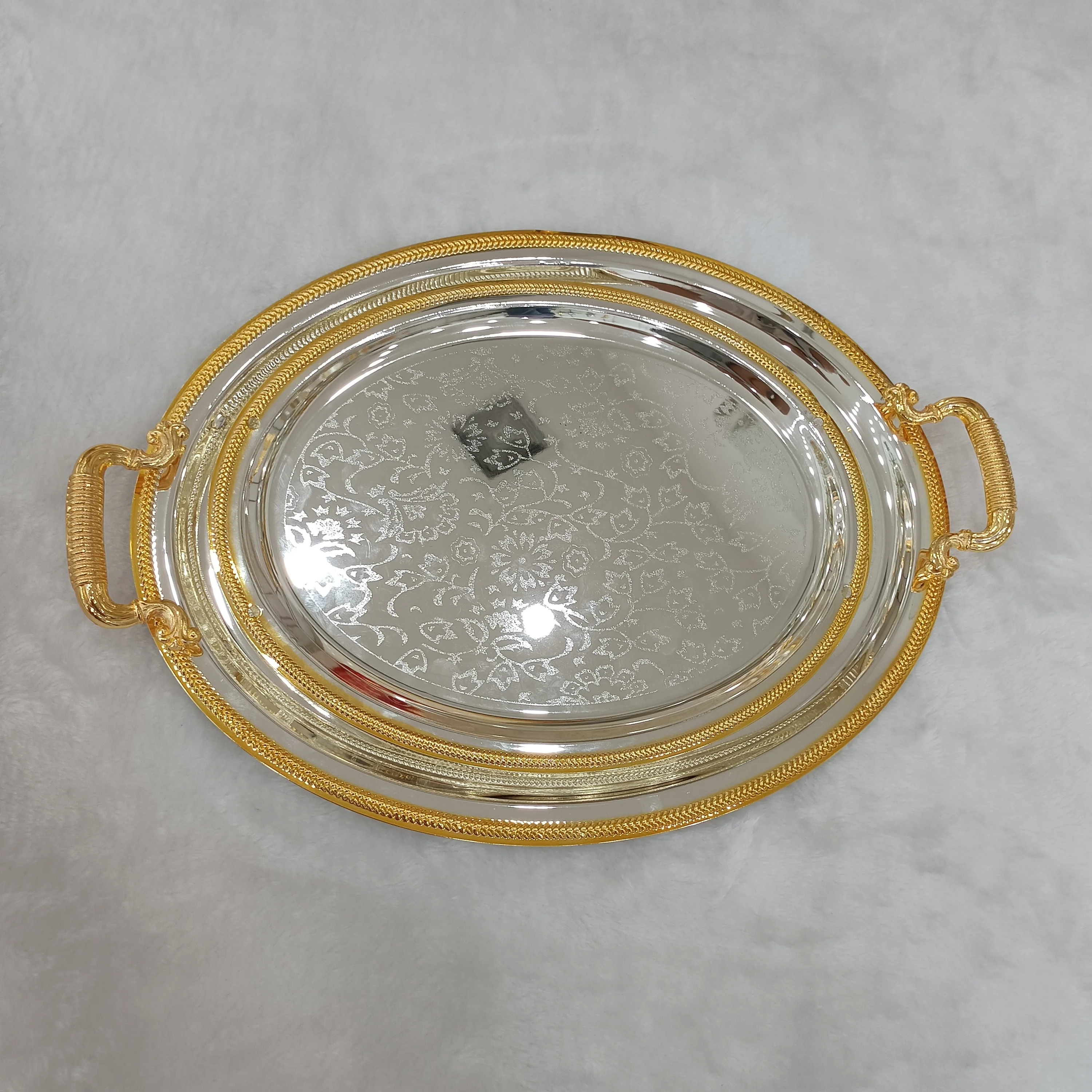 Wholesale Luxury Golden Leaf Shape Metal Table Decor Dry Fruit Plate Nuts Serving Dish Food Display Tray