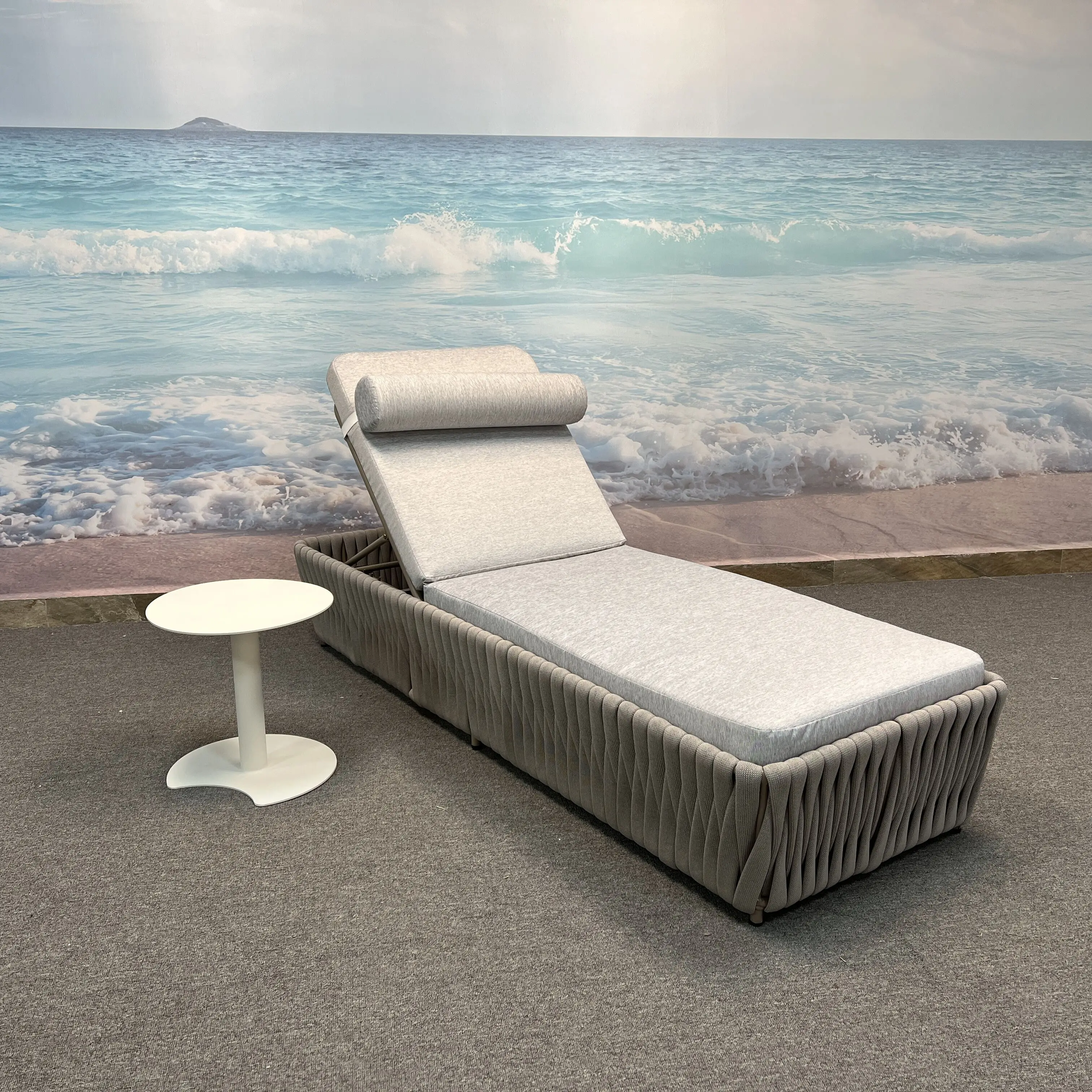 Foshan Supplier Anti-Uv Waterproof Luxury Sun Bed Lounger Outdoor Rattan Sofa Lying Bed