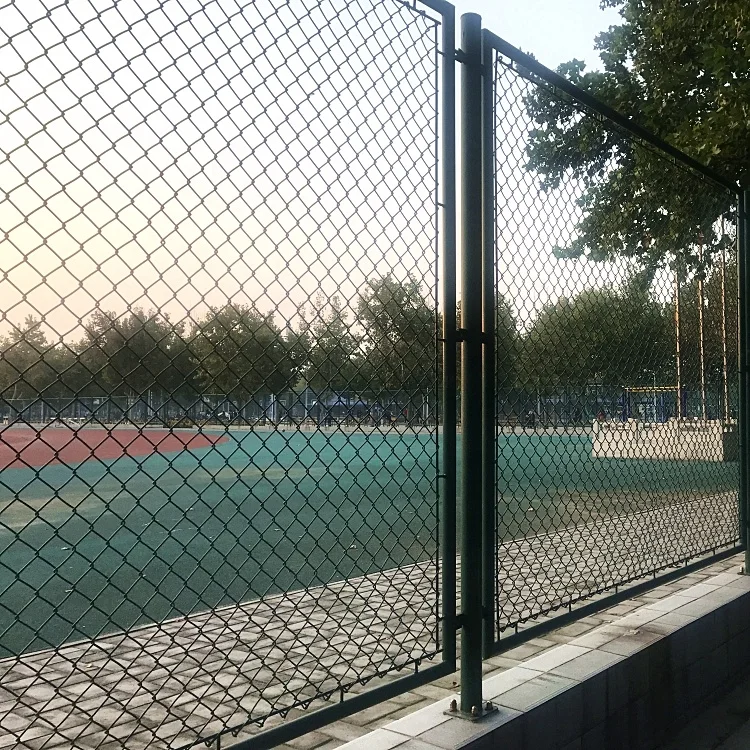 Highway pvc coated chain link fence Sports ground hot dipped galvanized diamond fence Basketball court woven cyclone wire mesh