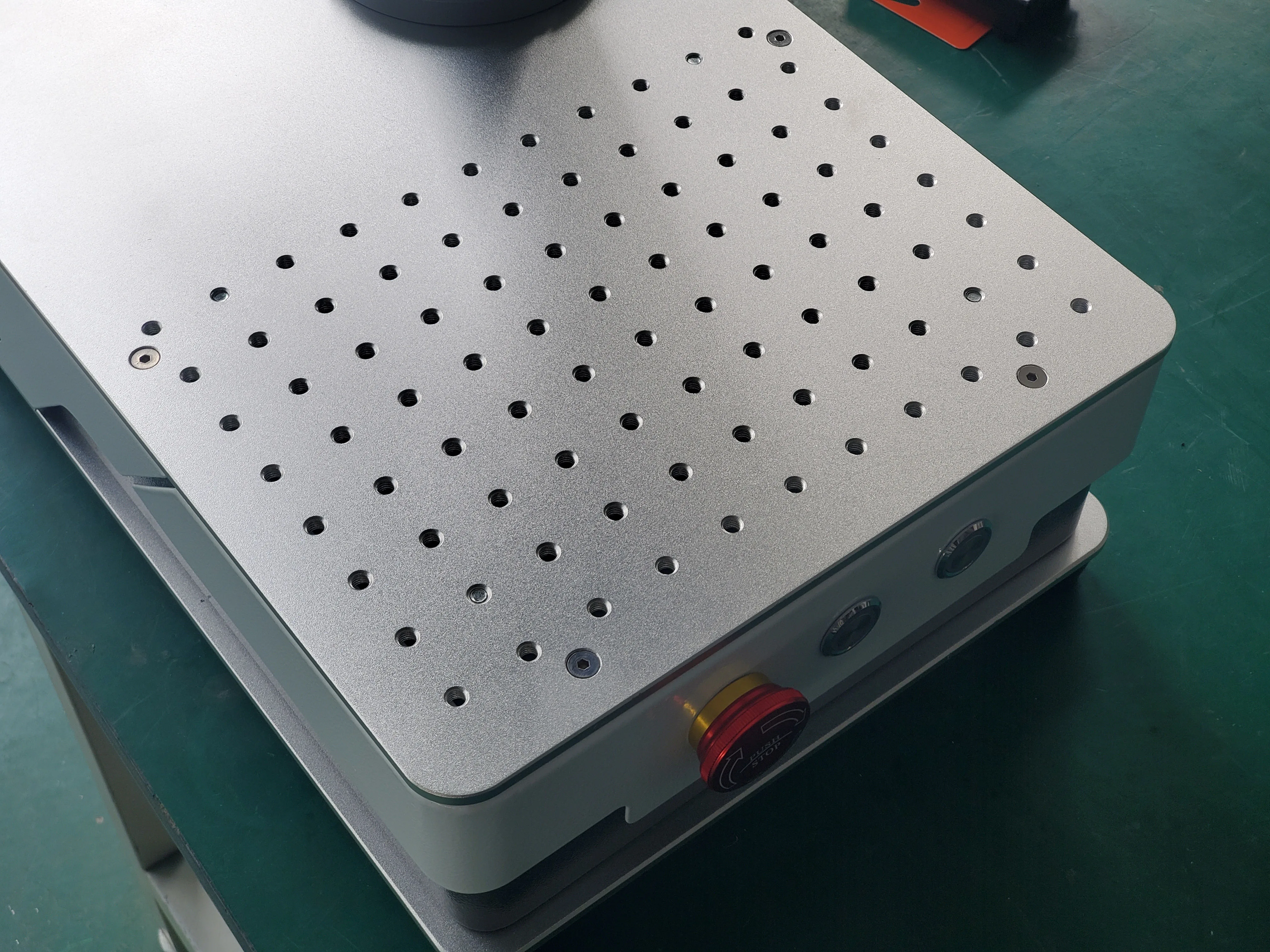 Factory directly sell  mini 20W 30W 50W  high performance fiber laser marker for metal Nameplates rings jewelry engravings