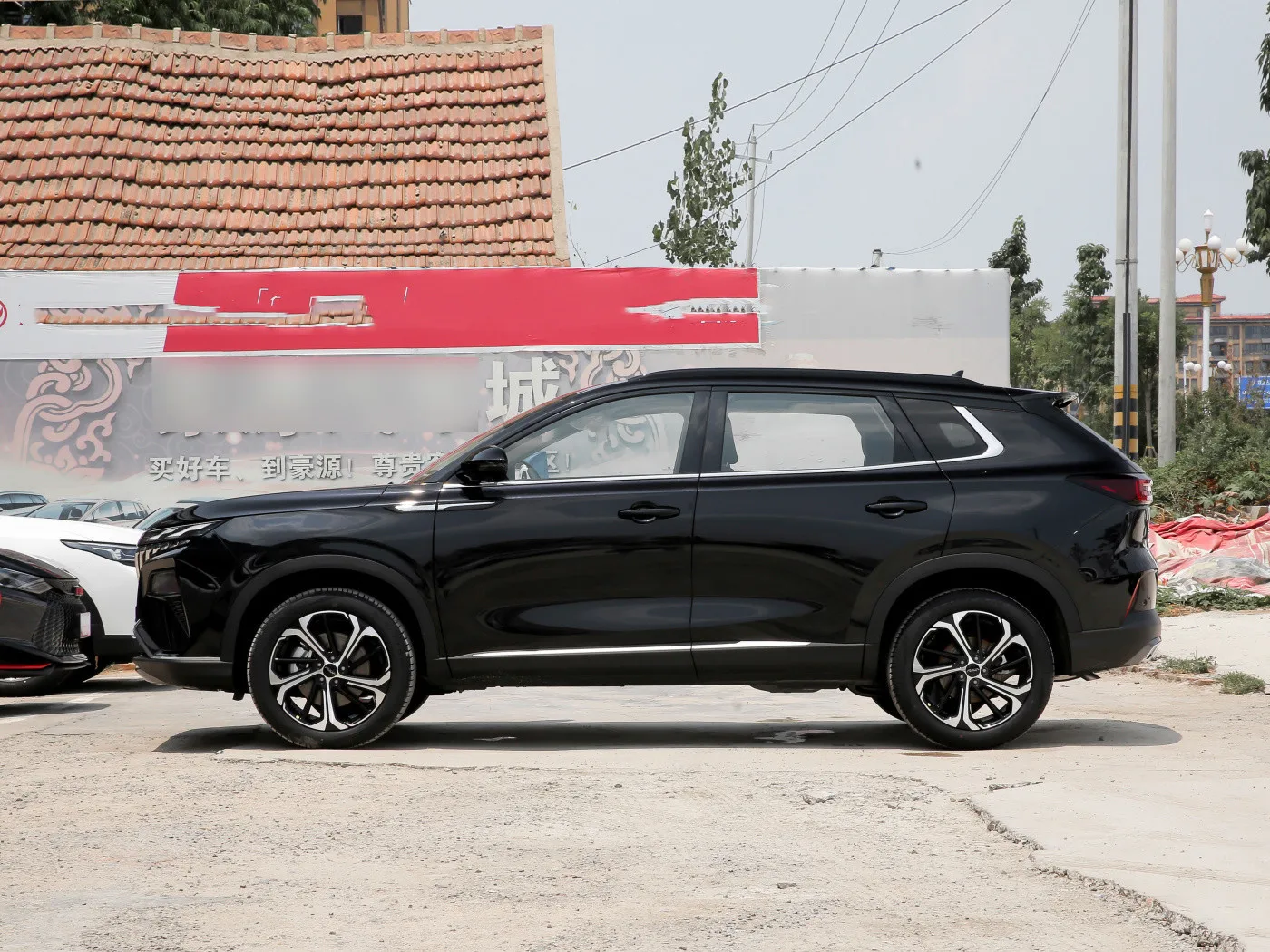 Hybrid 5 Seats SUV Car Dongfeng Aeolus Haoji HEV Car In 1044 km Endurance Mileage