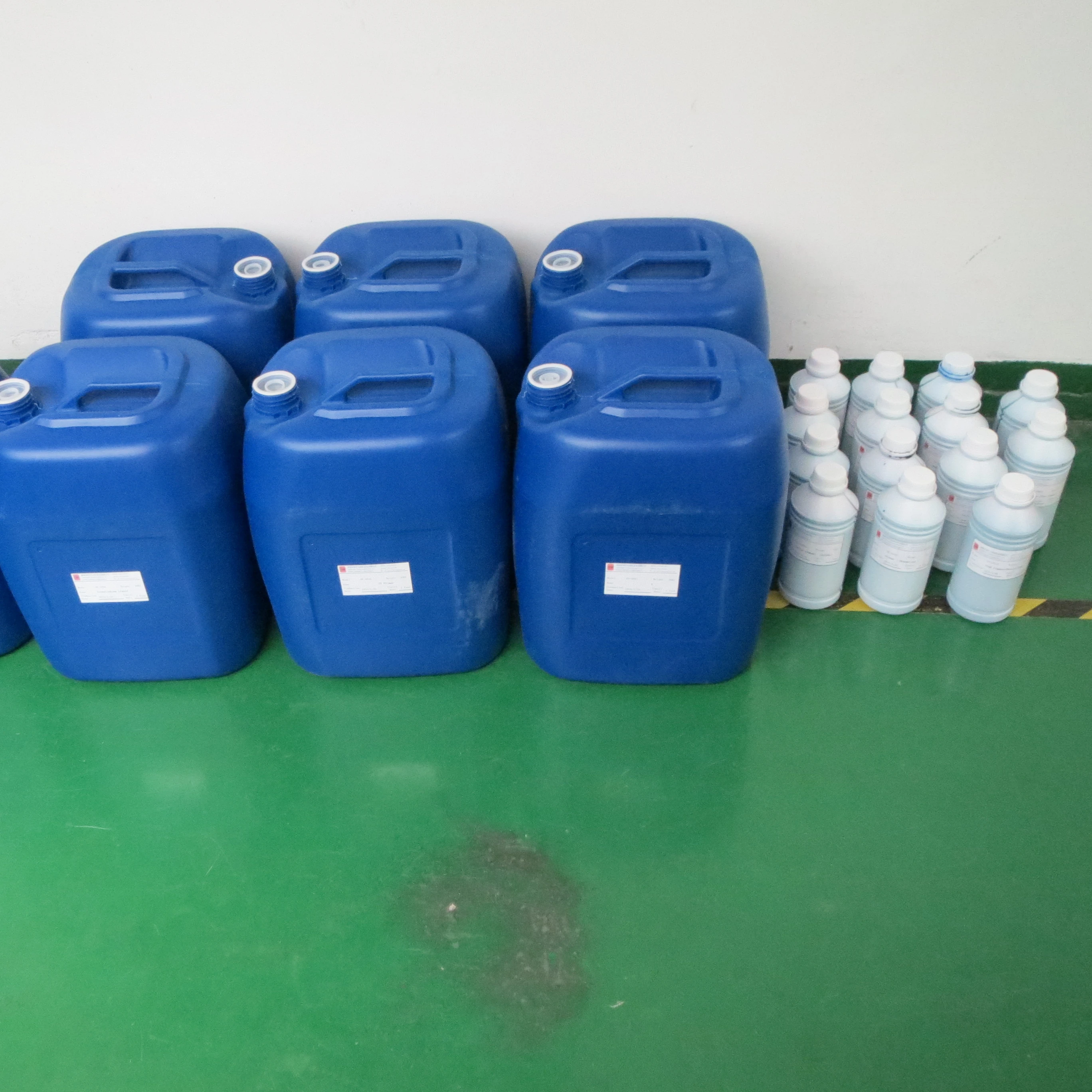 Профессиональный спрей на хром химических веществах с инструментами для распыления