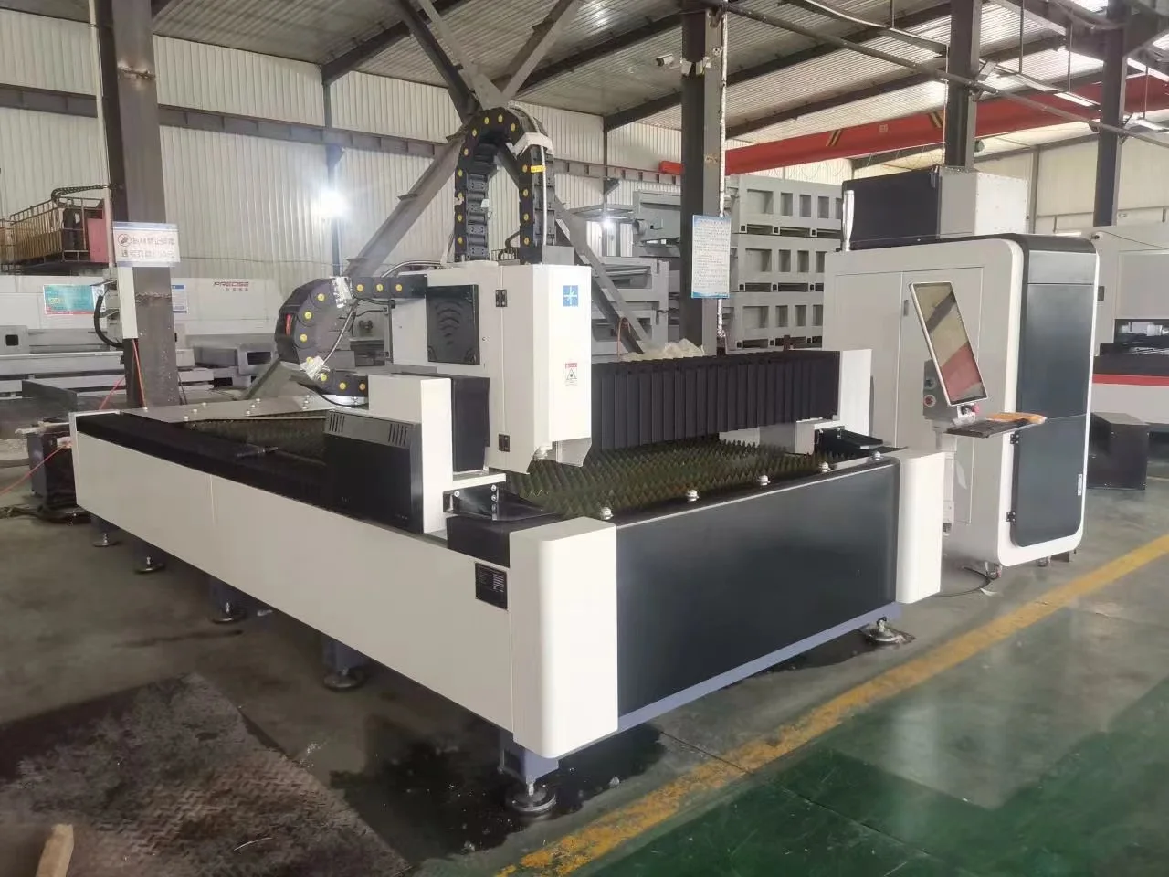 Apexcnc Laser Cutting Machine Laser Metal Cut Machine 2000w 3000w 20mm Metal Sheet Fiber Laser Cutter for Price