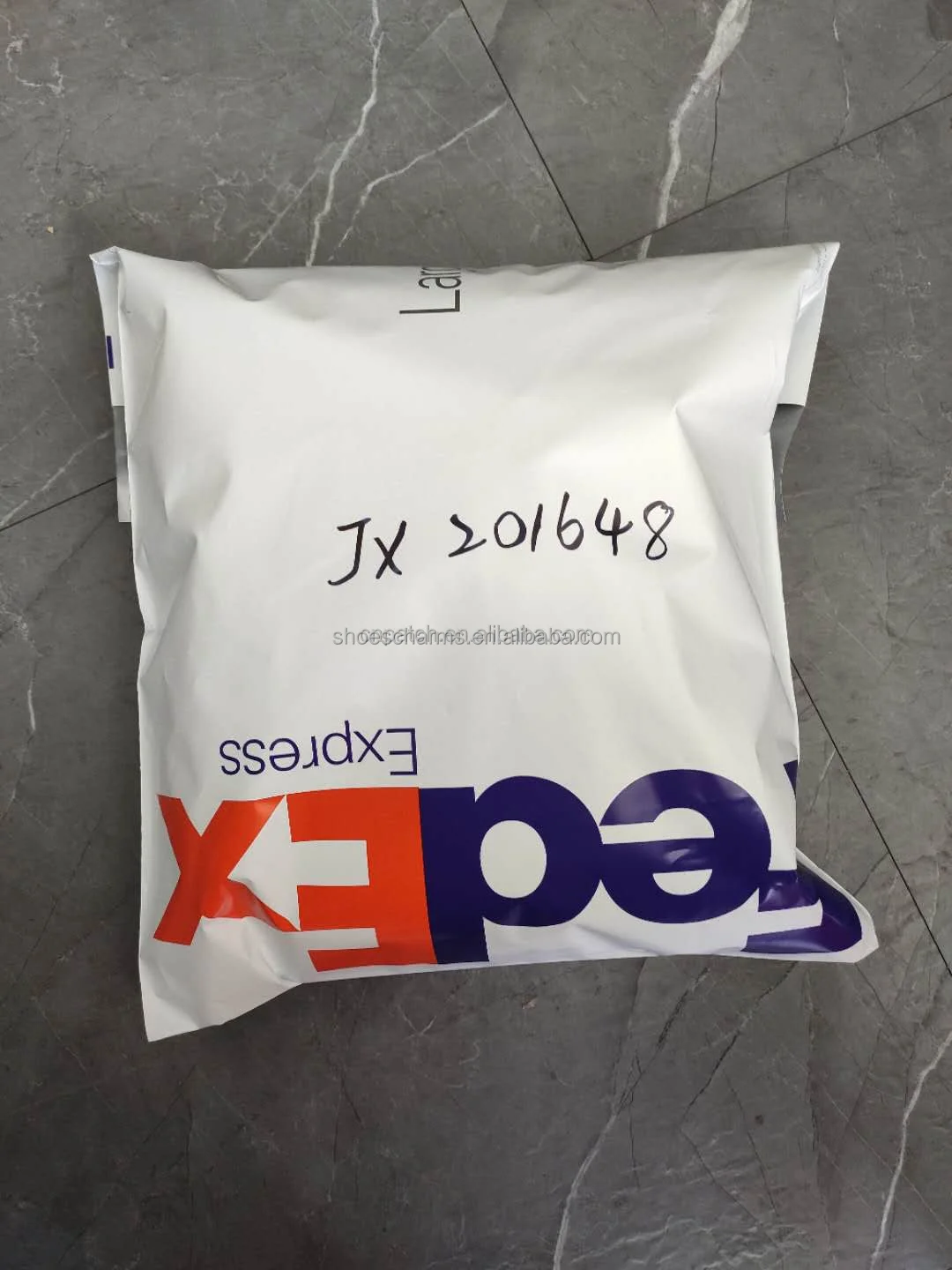 2025 HOT SALES Peso pluma Shockproof Fashion Silicone case for iphone 15 14 13 12 11 pro max phone cover put PVC charms in