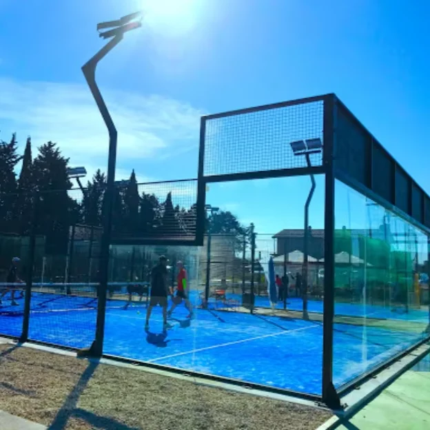 Заводская распродажа высокое качество Padel Теннисный корт открытый весло система из закаленного стекла Court