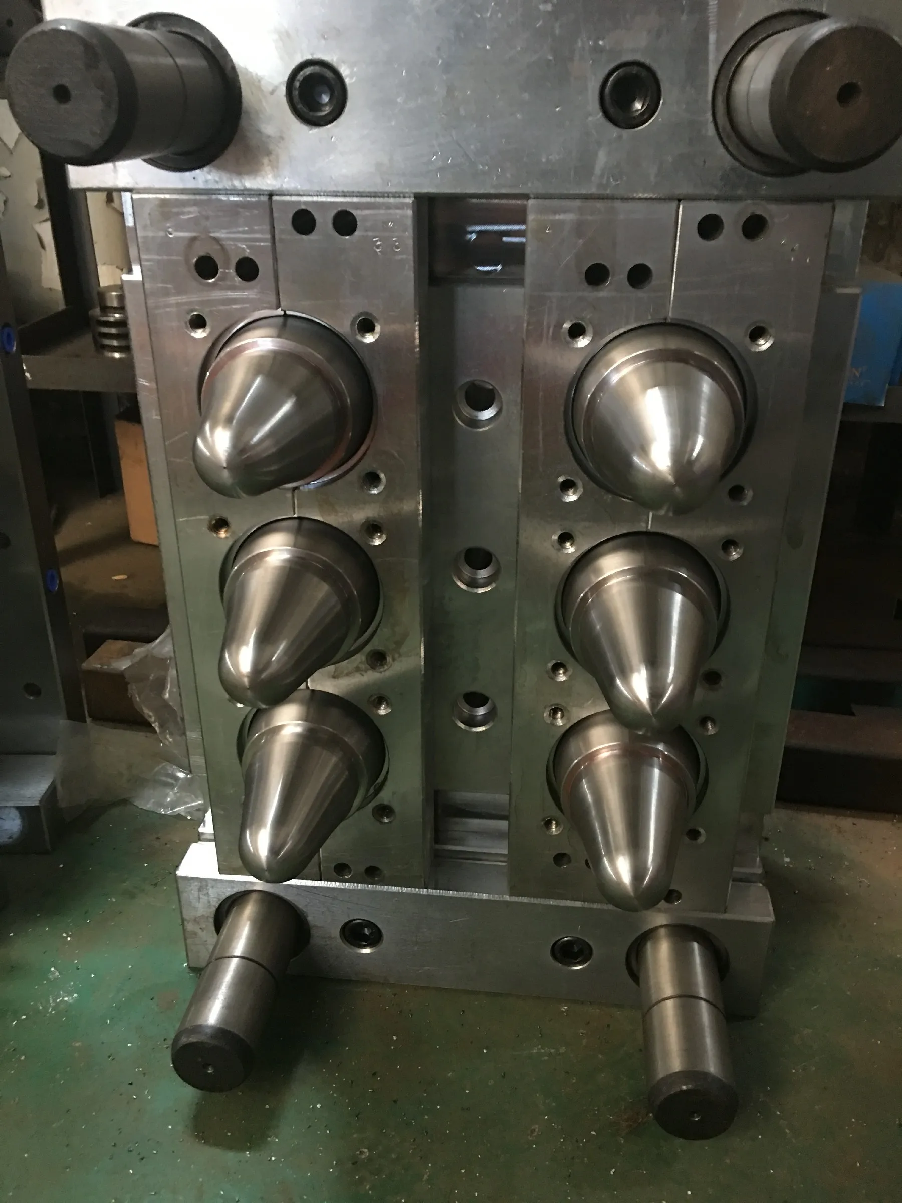 6cavity big neck PET Jar preform mould with hotrunner system