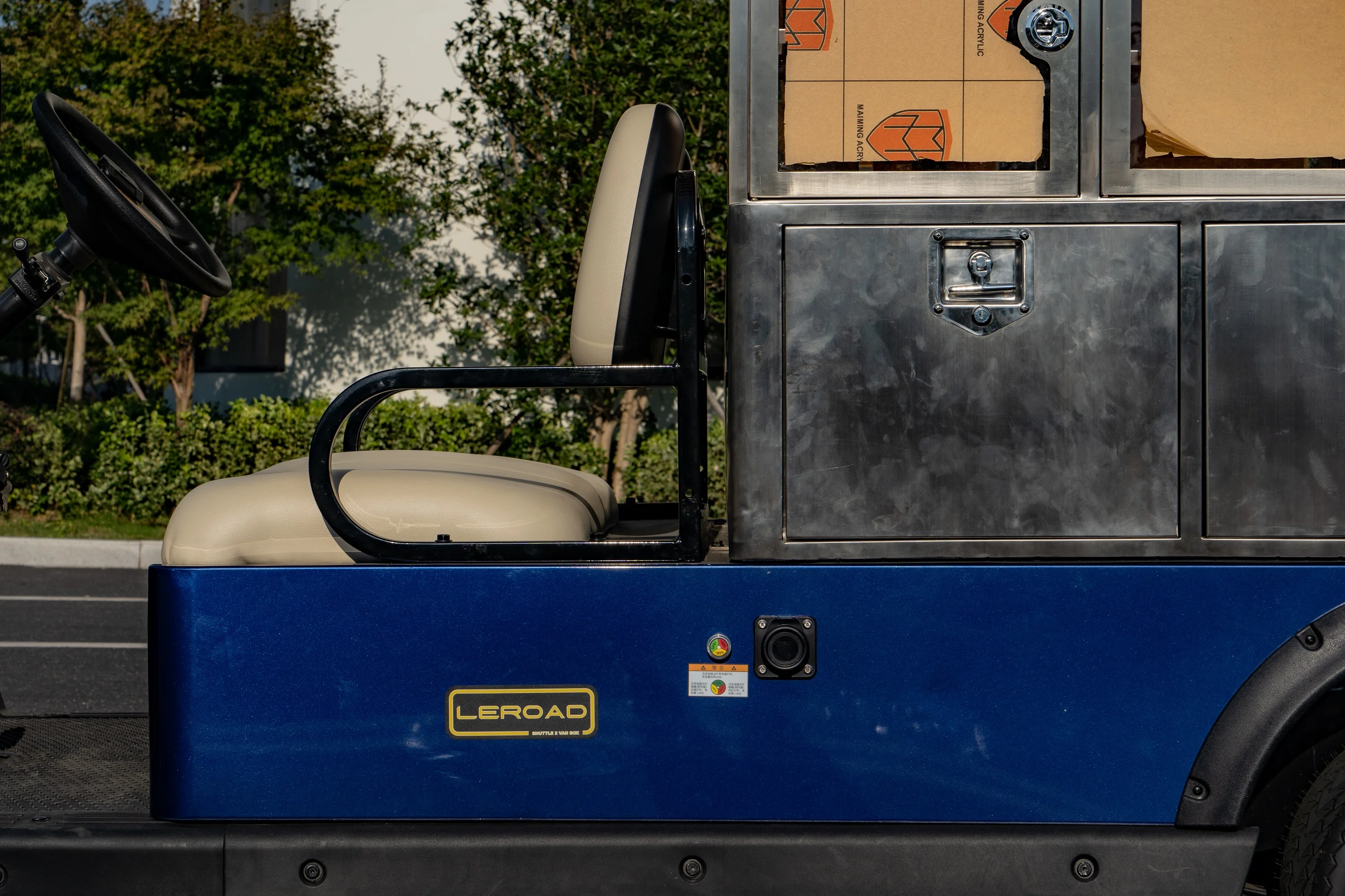 LEROAD NEW Type Shuttle2 Servicing Car Mobile Serving Durable Utility Vehicle 2 Seats Electric Vending Car