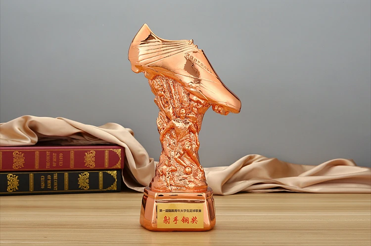 Factory wholesale soccer sport resin customized award football trophy/trophy cup