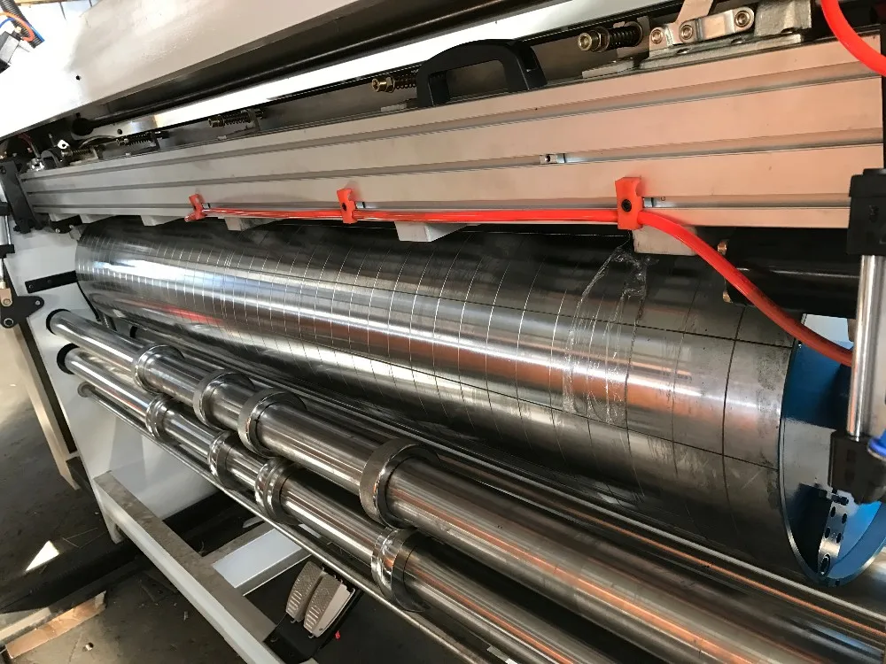 Флексографическая печать, многоцветная печатная машина из гофрированного картона