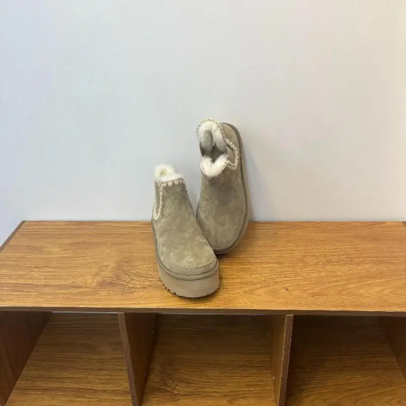 wholesale Customize Logo With Fur Soft Fluffy Winter Furry boots non-slip snow boots for women flat cow suede soft warm boots