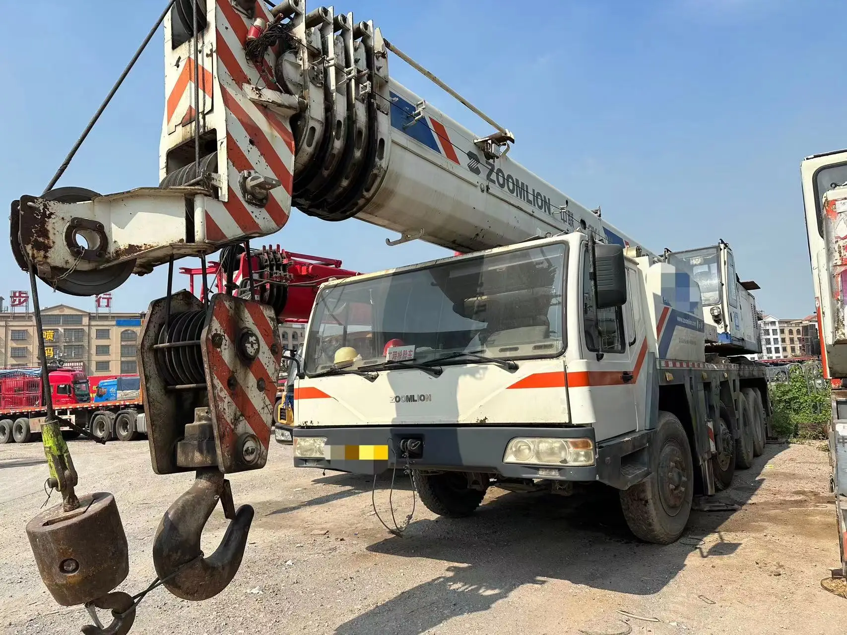 Б/у Zoomlion QY90V5 Подержанный автокран грузоподъемность 90 тонн