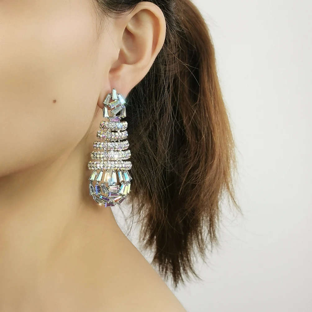 Fashion Elegant Jewelry Microphone Shape Design Statement Long Earrings Crystal Rhinestone Luxury Drop Earrings Party Accessory