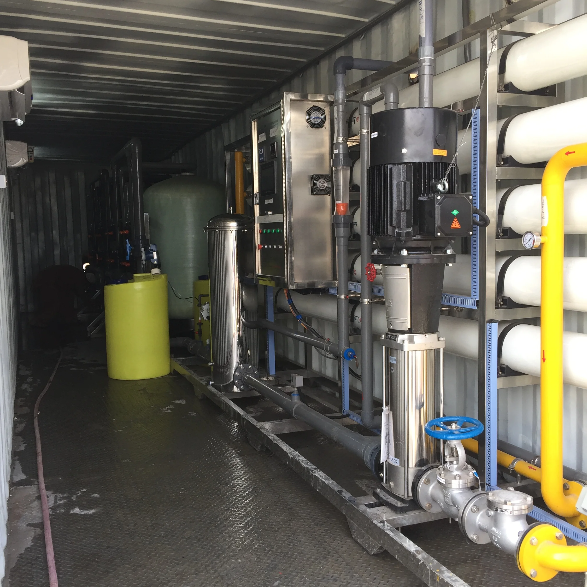 Commercial use containerized seawater desalination plant reverse osmosis system seawater and brackish water desalination machine