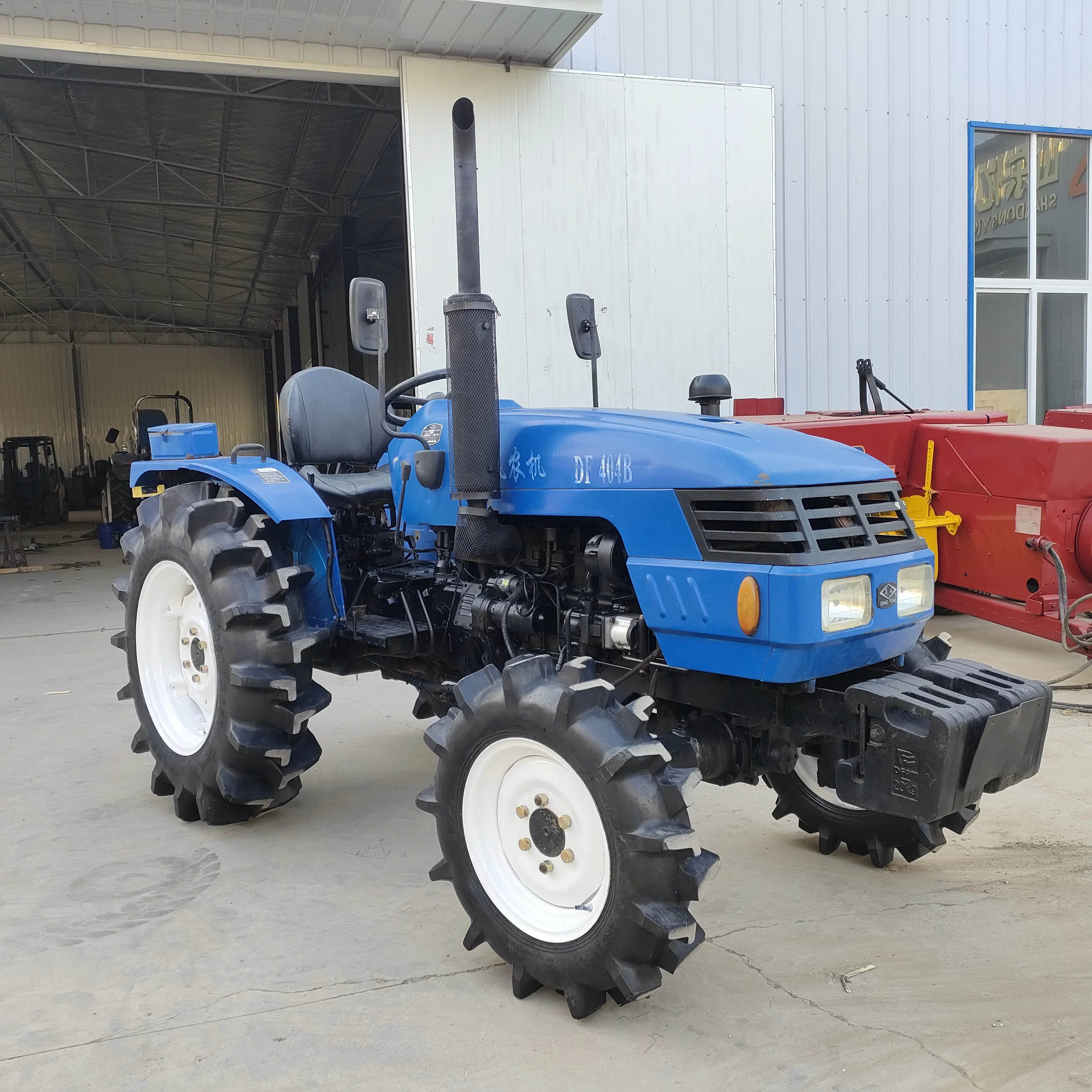 chinese brand tractor YTO  and DONGFENG 40HP  tractor