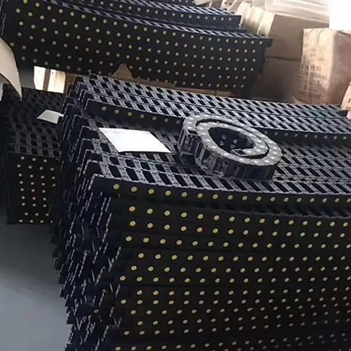 Customized high strength nylon long travel cable wire chain