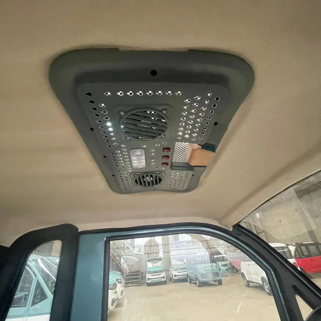 Новый энергетический 4-колесный высокоскоростной автомобильный электромобиль для взрослых