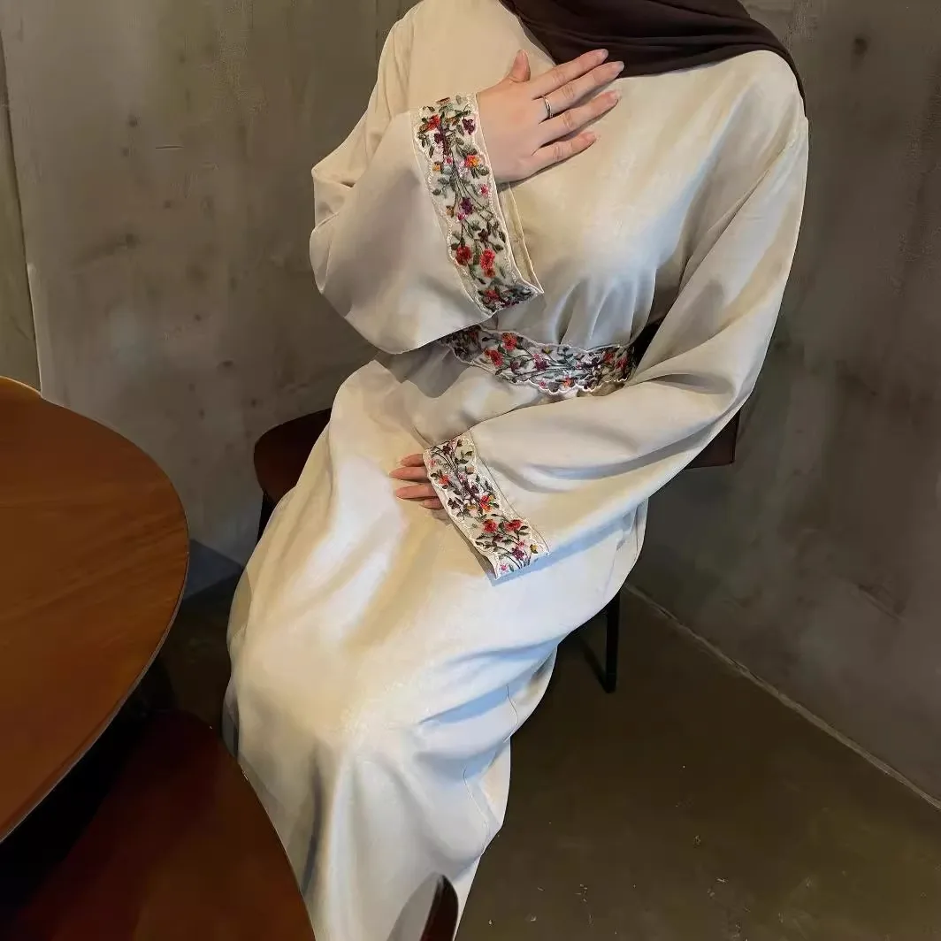 Middle eastern arab women muslim clothing linen embroidered dress with flower embroidery women abaya dubai
