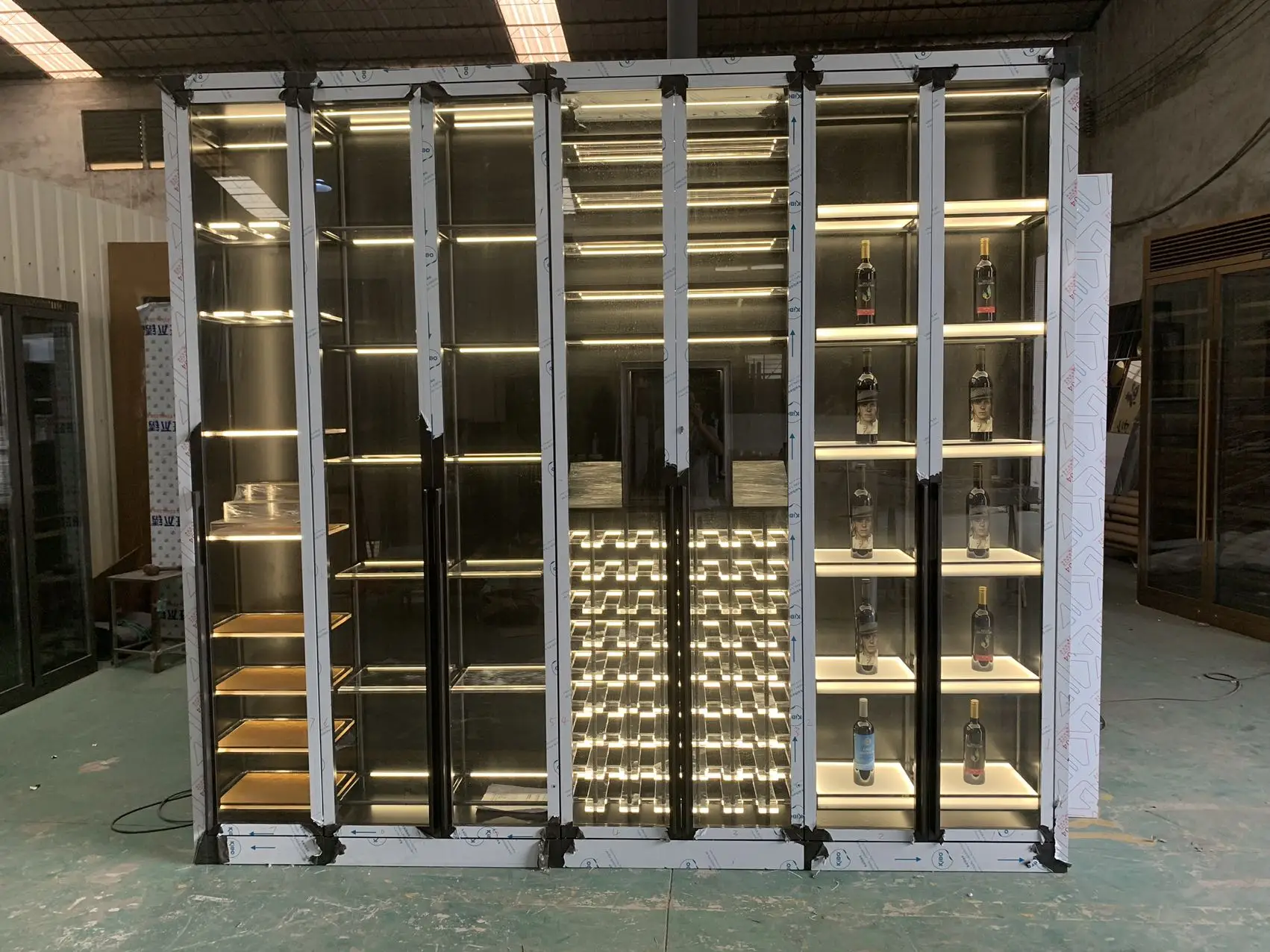 Business Hexagonal Screen Racks Style Wine Cabinets with Metal Polygonal Ininer Frame for Commercial Custom Outdoor Wine Cellars