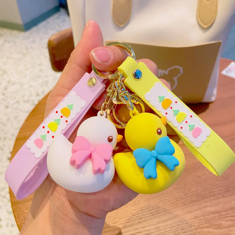 Creative 3d Personality Cartoon Cute Duck Key Chain Boudoir Couple Hanging Bag Doll Car Soft Yellow Duck Pvc Doll Keychain