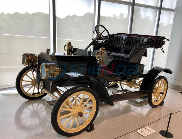 High Quality Battery Operated Outdoor Classic Black Vintage Car/Golf Car for Sale