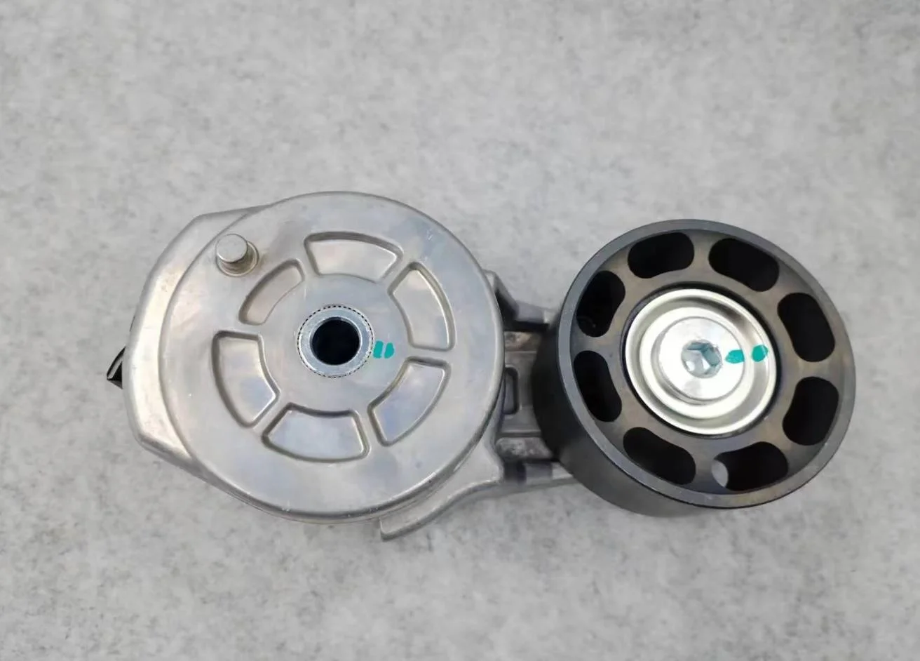 6736-61-4120 Komatsu Excavator Spare Parts PC200-7 Engine Belt Tensioner