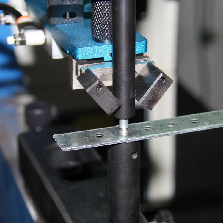 Аппаратная машина вставки для TFH тонкого материала крепежа