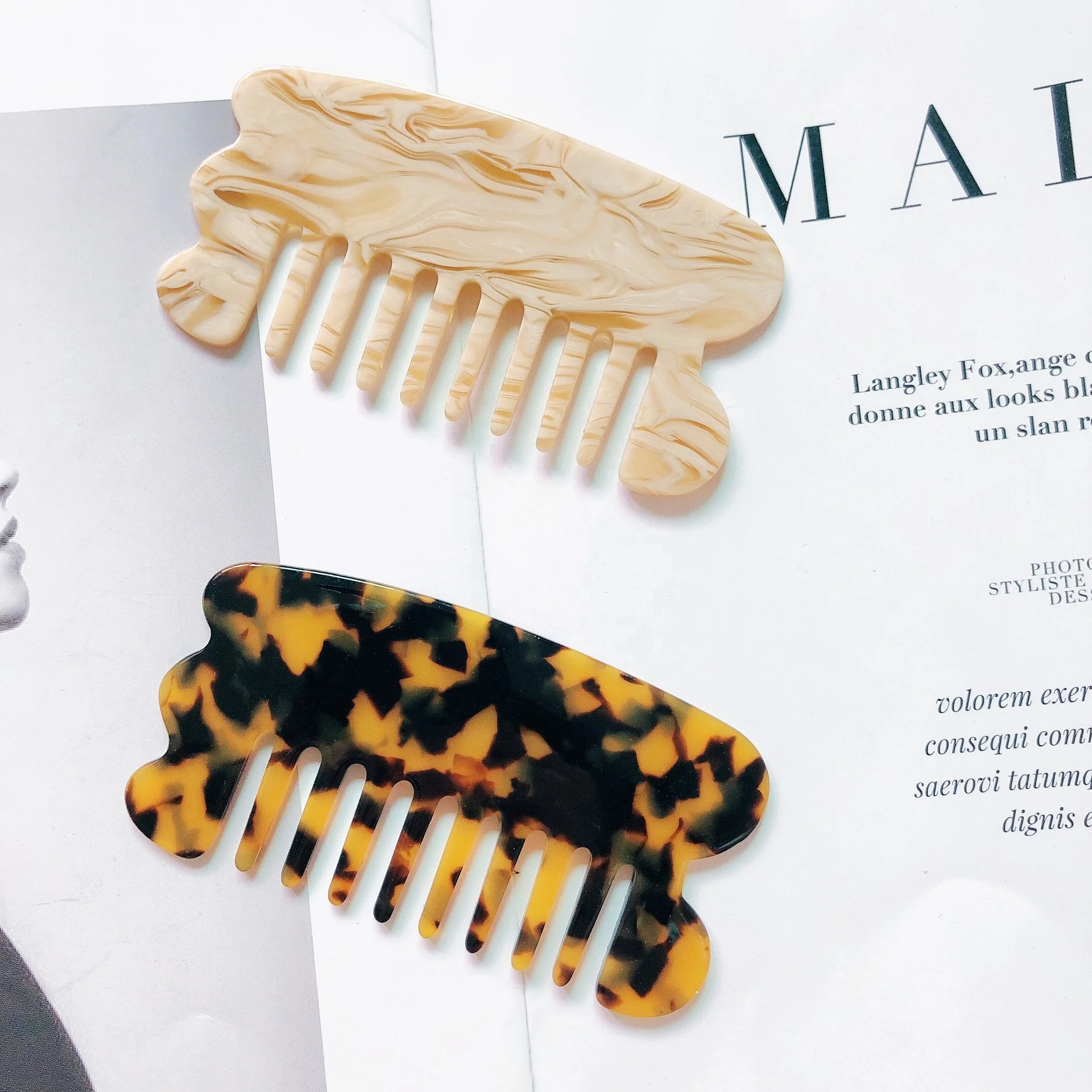 Wholesale Tortoiseshell Modifying Messy Anti Static Round Edge Hair Combs Acrylic Plastic Resin Acetic Acetate Massage Comb