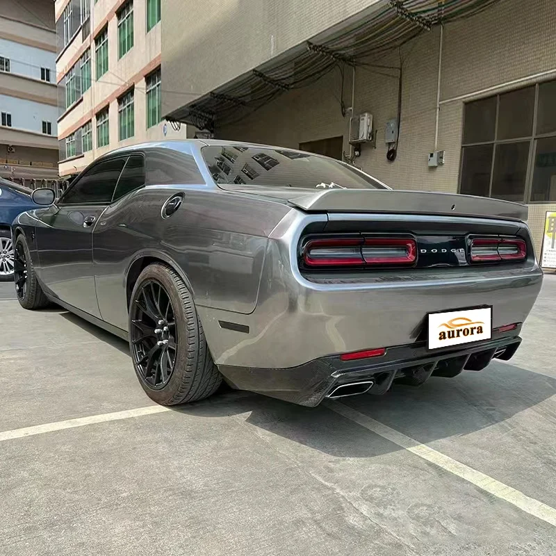 Suitable for Dodge Challenger carbon fiber rear bumper rear diffuser dodge charger carbon fiber spoiler
