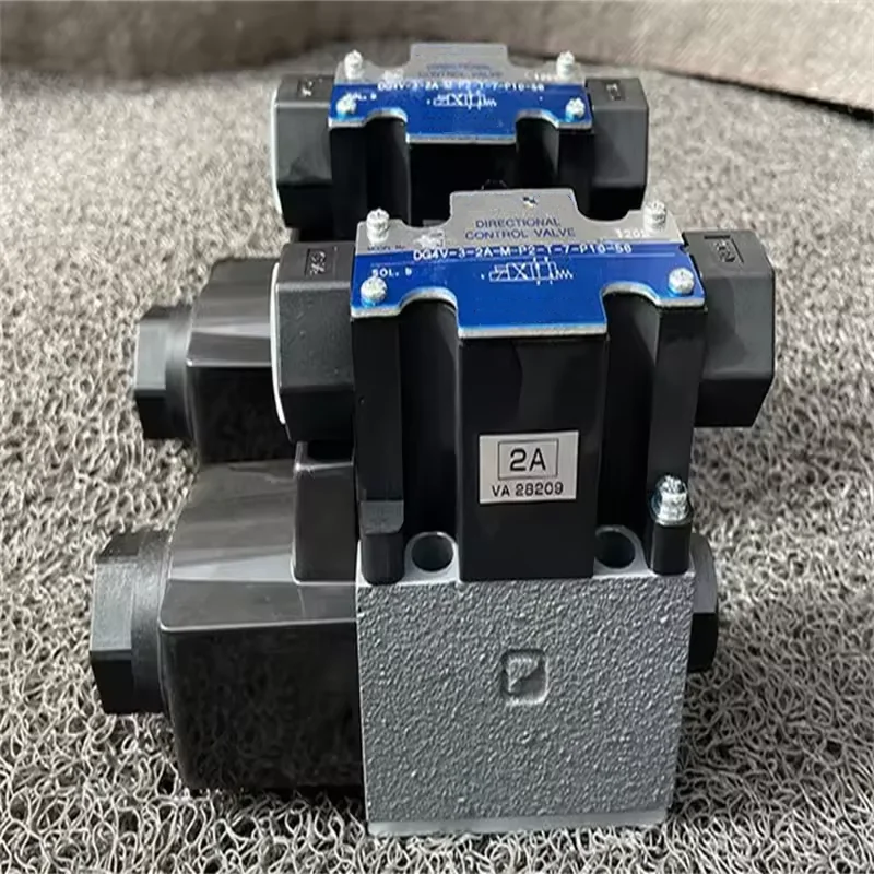 Hydraulic Direction Control Valve DG4V-5-6C-U-H-100 DG4V-3-2C-M-P7-H-7-56 DG4V-3-2A-M-P2-T-7-P10-56 Hydraulic Solenoid Valve