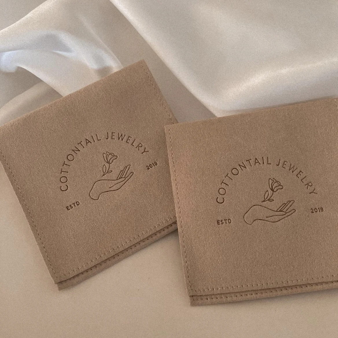 Custom design logo soft micro fiber jewelry packaging pouch and box, Personalized suede microfiber envelope jewelry pouch