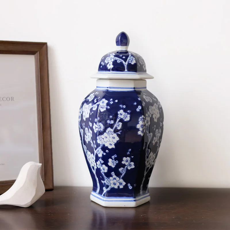 Antique Jingdezhen Ceramics Blue White Porcelain Vase Handmade Luxury Vase with Entangled Plum Blossom Pattern for Home Decor