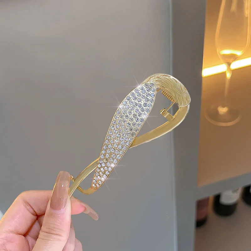 Wholesale Fashion Twist Clip Pearls Alloy Hairpin Sweet Ponytail Clip Barrettes Hairgrips Hair Clips For Women