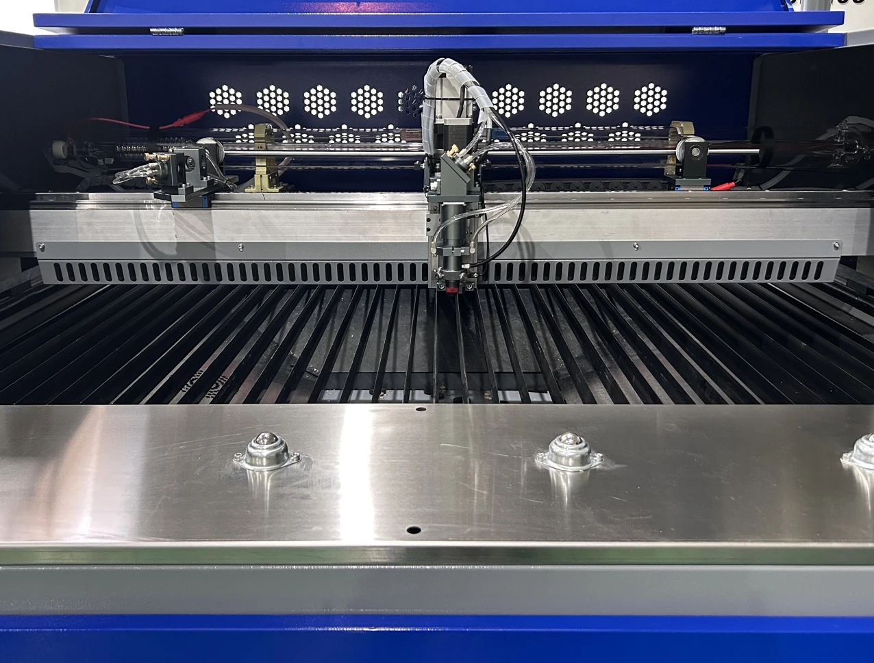 150W 300W 500W 600W CO2 Laser Cutting Machine with Rack Drive System