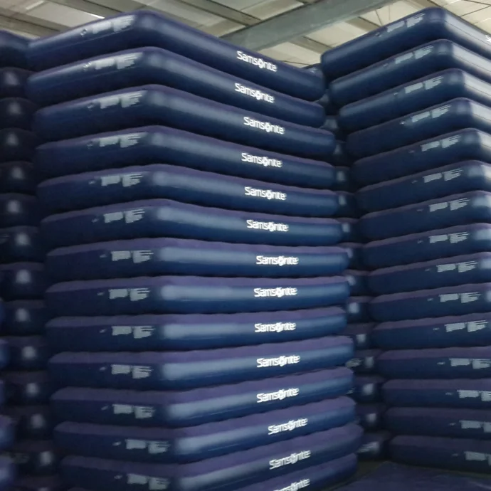 Outdoor Air Mattress King Size 2 Pillows Double Quick Hand Pump Inflatable Guest Air Mattress