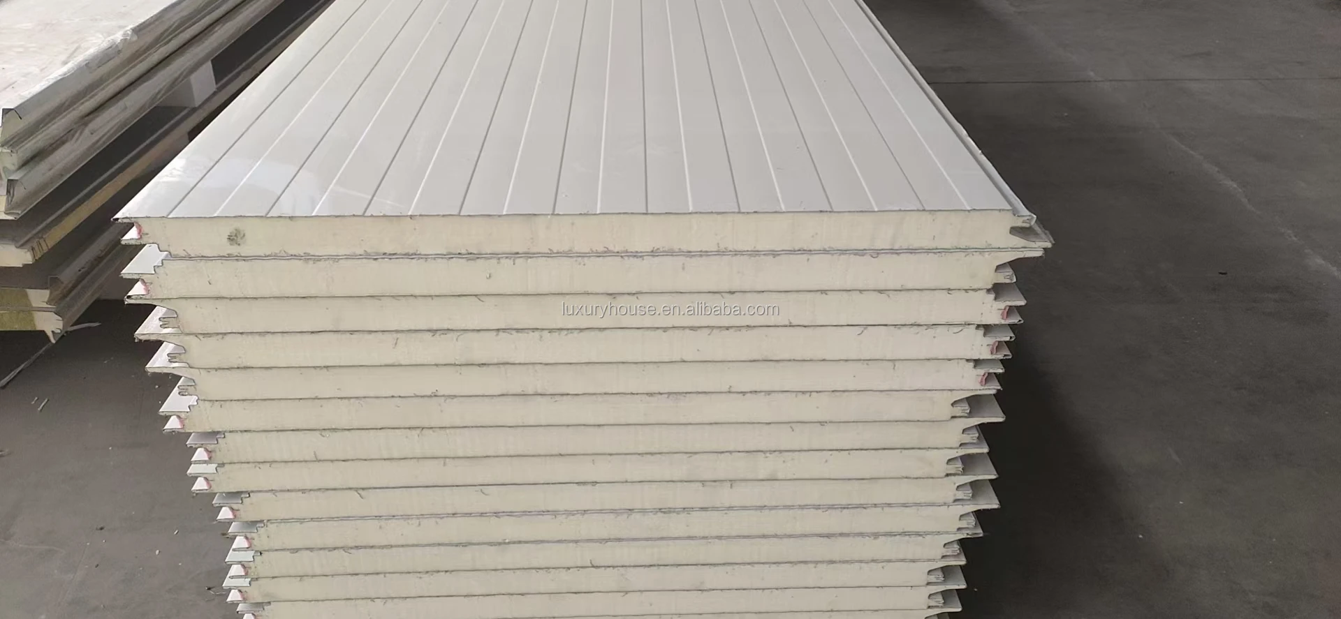 Composite aluminum facade decorative board for interior and exterior walls of buildings