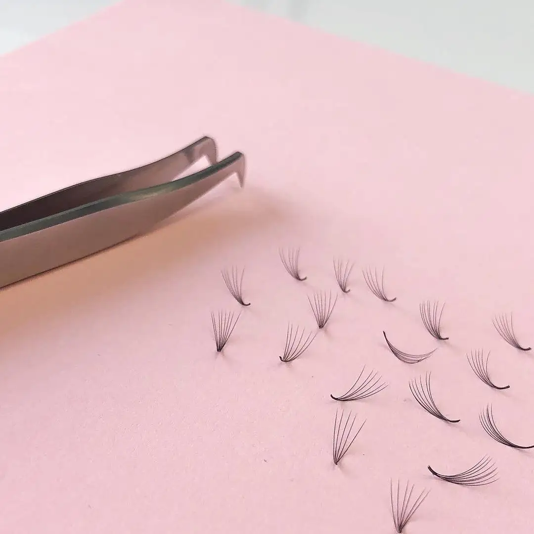 Premade volume fans 8D 10D Custom 0.03mm 0.07mm C Curl 13mm pre volume fan eyelash extension custom packaging
