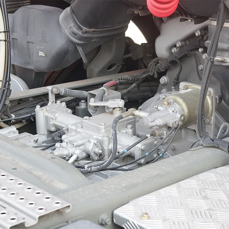 Explore the Excellence of China Low Price Diesel Power 6*4 Euro2 371hp 375HP Sinotruk Howo 7 Tractor Head Trucks