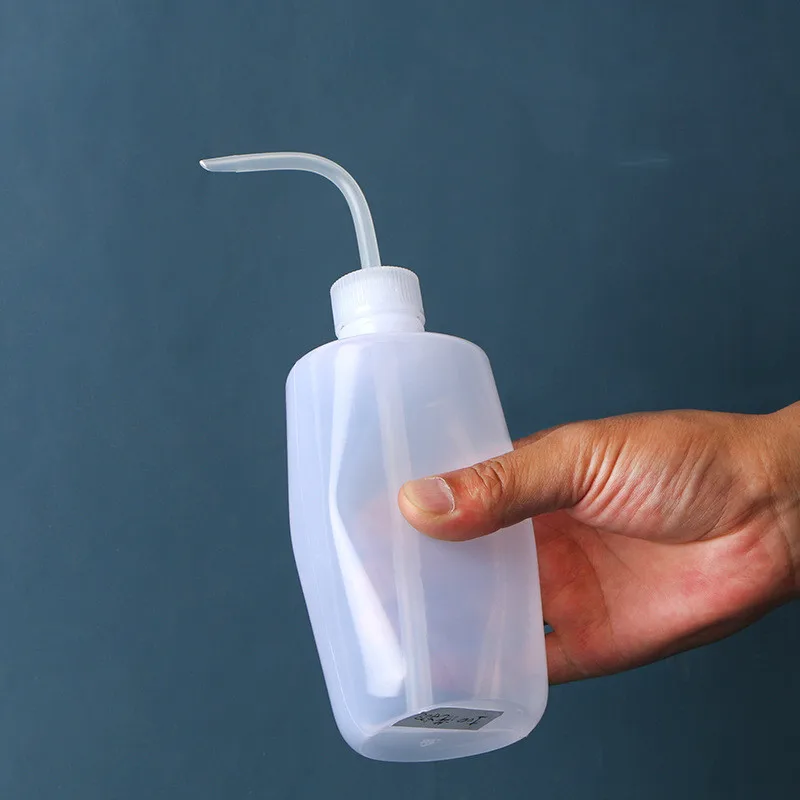 Wholesale Laboratory 250ml 500ml 1000ml Curved Mouth Bottle Plastic Washing Bottle