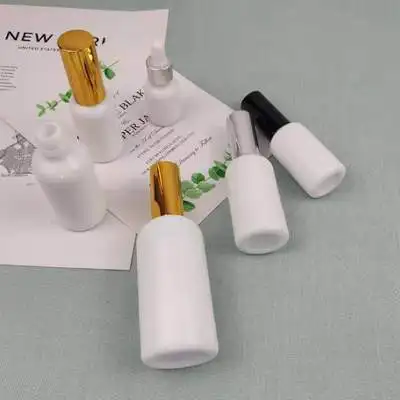 Empty  15ml 30ml 50ml 100ml porcelain white glass sprayer bottle for cosmetic packaging