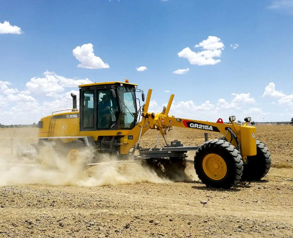 Китайский автогрейдер XCMG 215HP GR215